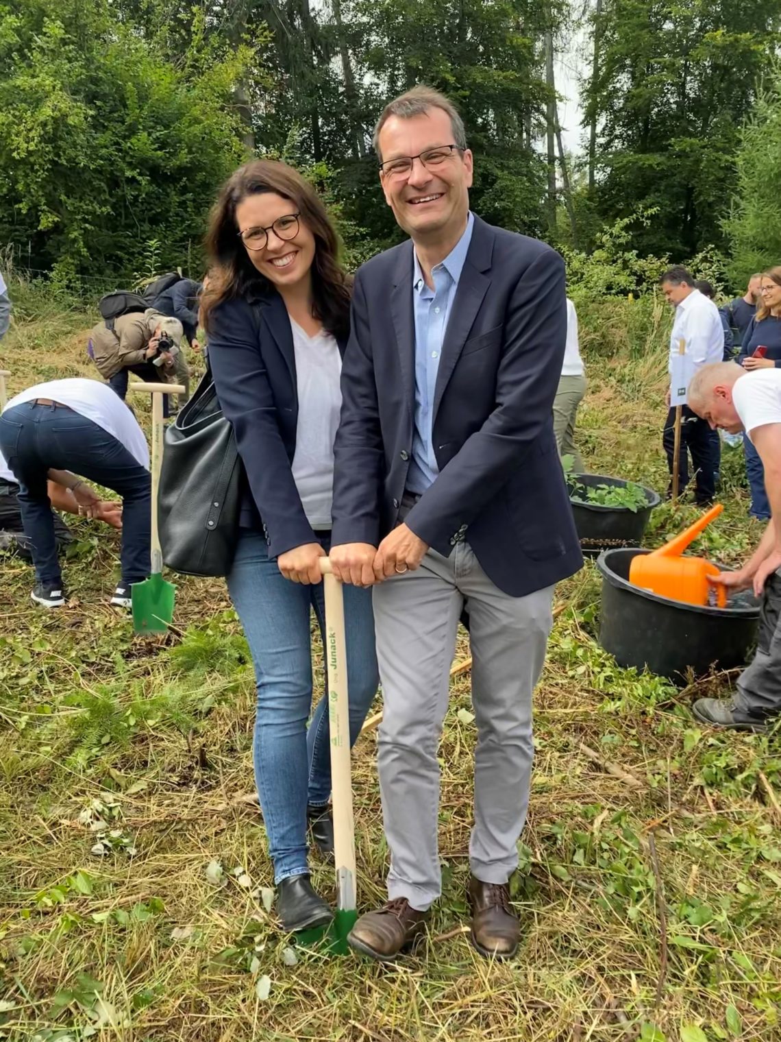 Nadine und Andreas mit Spatenstich